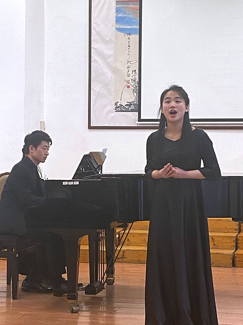 罗兰大学孔子学院举行中匈学生音乐会