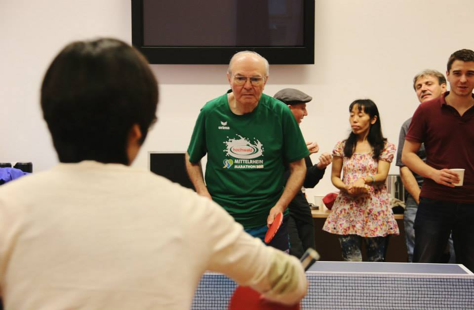 tanár-diák pingpong versenY az ELTE Konfuciusz Intézetben